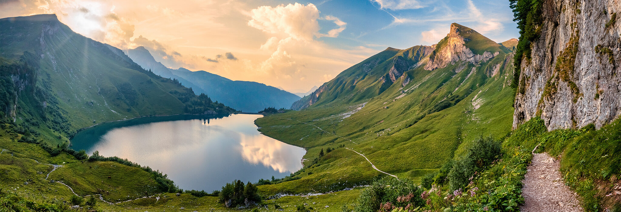 Kärnten Bergsee Alpen im Sommer