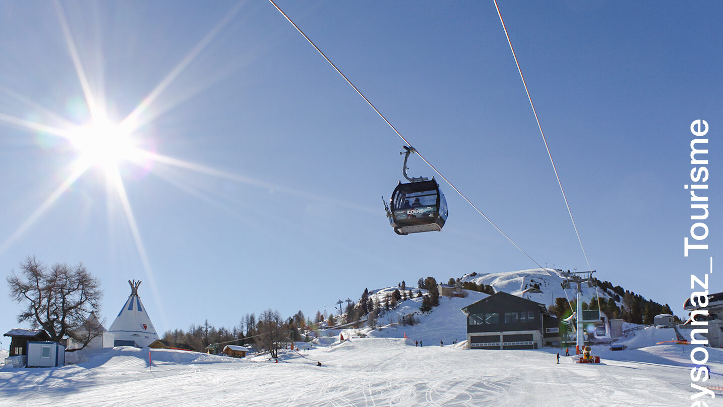 Ausblick ins Skigebiet Quatre Vallèes